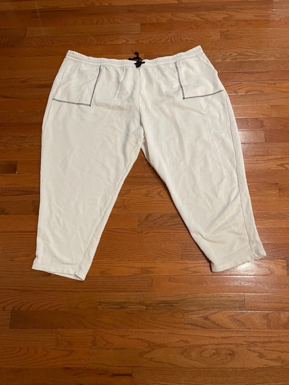 Kim Rogers 3X white capris with blue trim